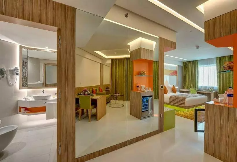 سوییت جونیور, Al Khoory Atrium