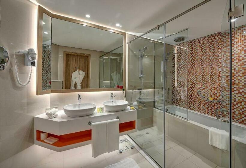 سوییت جونیور, Al Khoory Atrium