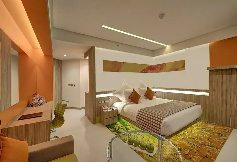 سوییت جونیور, Al Khoory Atrium