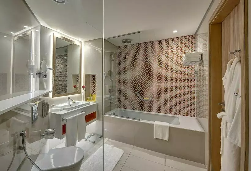 اتاق کلاب, Al Khoory Atrium