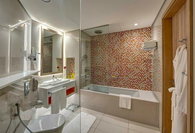 اتاق کلاب, Al Khoory Atrium