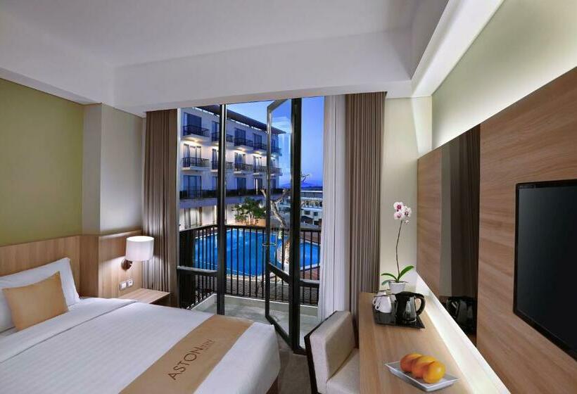 수피리어 룸 풀장 전망, Aston Inn Mataram