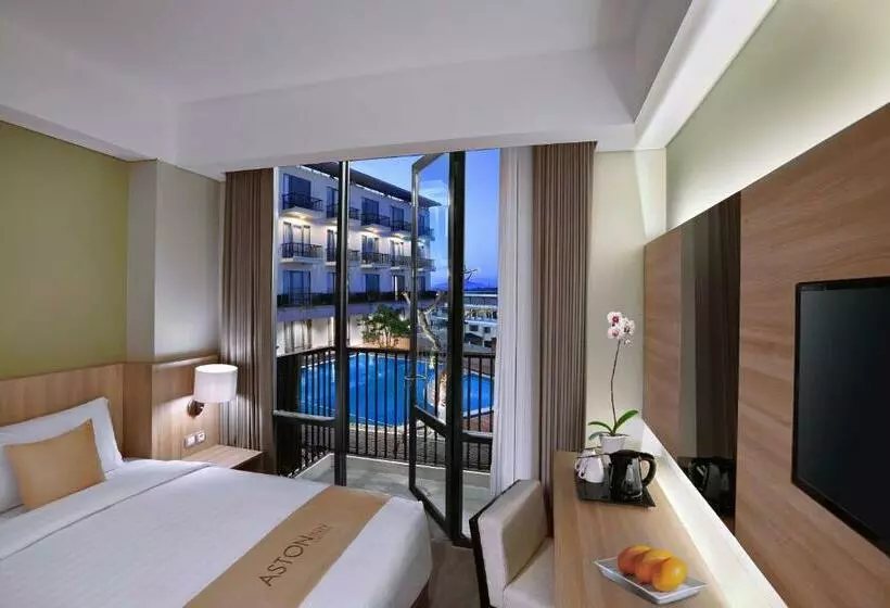プールの見えるスーペリアルーム, Aston Inn Mataram