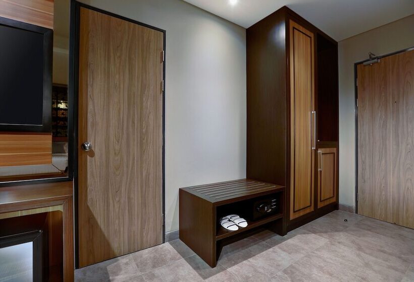 스위트, Aston Inn Mataram