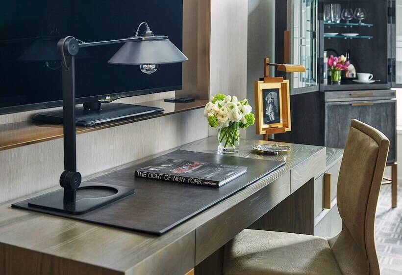 스탠다드 룸 킹사이즈 침대, Four Seasons Hotel New York Downtown