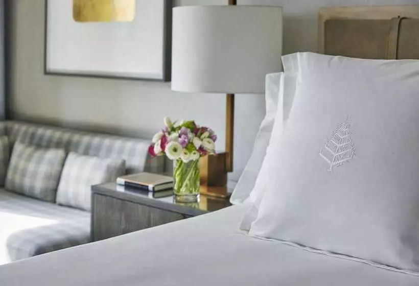 Standard-huone King-vuode, Four Seasons Hotel New York Downtown