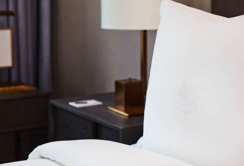 장애인을 위한 스위트, Four Seasons Hotel New York Downtown