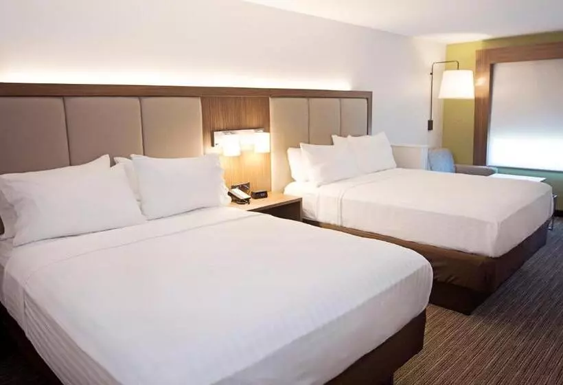 スイート, Holiday Inn Express & Suites Greenwood Mall, An Ihg