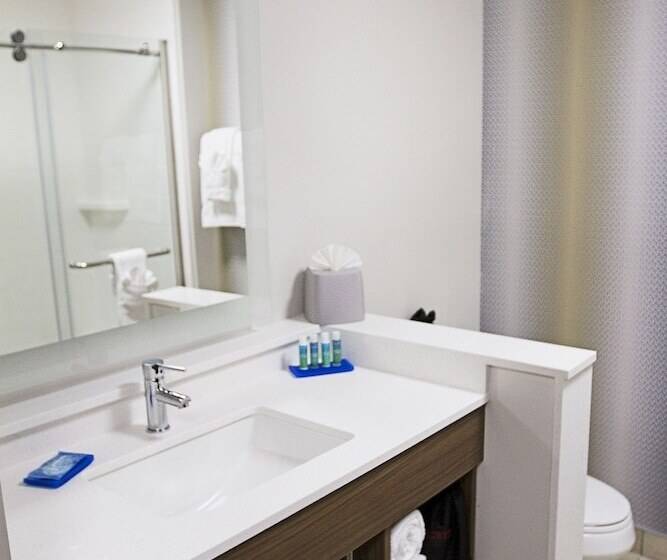 חדר סטנדרט, Holiday Inn Express & Suites Greenwood Mall, An Ihg