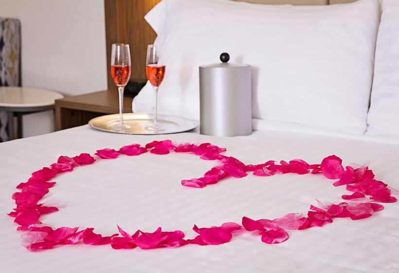 סוויטה מותאמת לאדם עם מוגבלויות, Holiday Inn Express & Suites Greenwood Mall, An Ihg