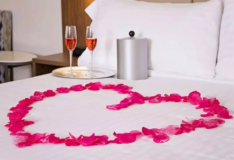身障者適用スイートルーム, Holiday Inn Express & Suites Greenwood Mall, An Ihg