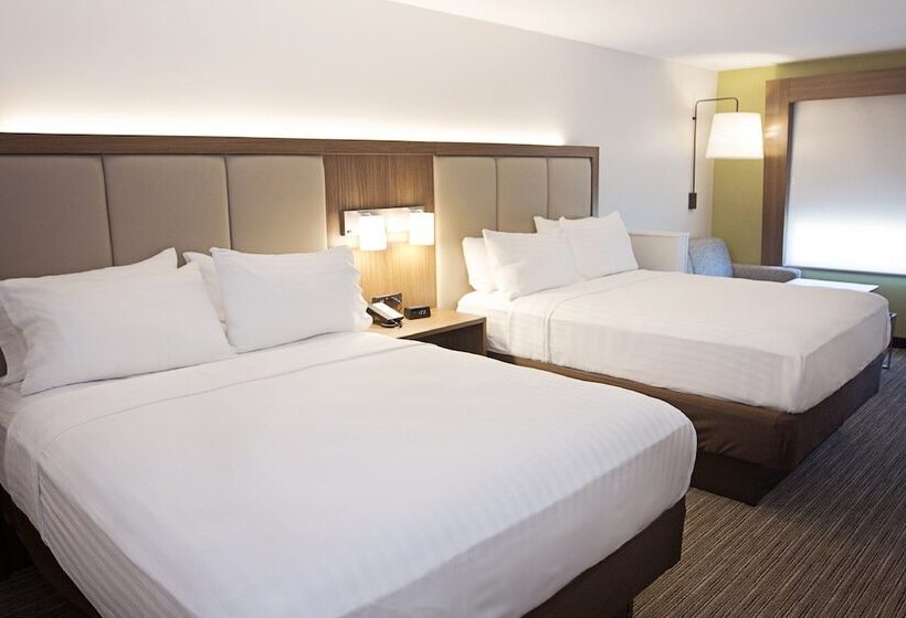 סוויטה מותאמת לאדם עם מוגבלויות, Holiday Inn Express & Suites Greenwood Mall, An Ihg