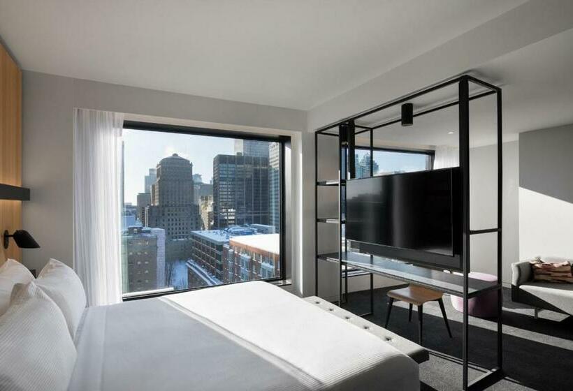 Suíte Deluxe, Monville