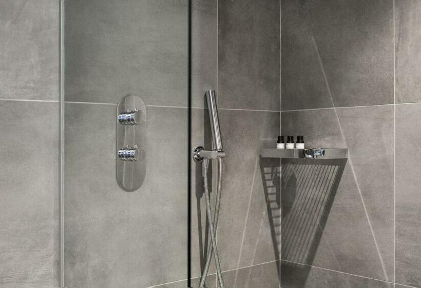 Quarto Estandar, Monville