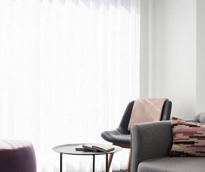 Suíte Deluxe, Monville