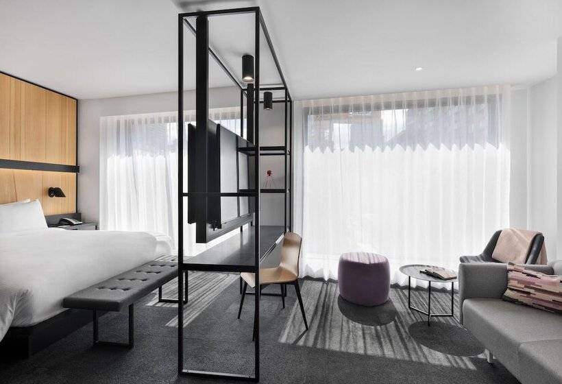 Suíte Deluxe, Monville