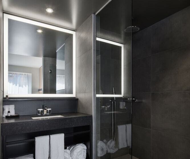 Suíte Deluxe, Monville