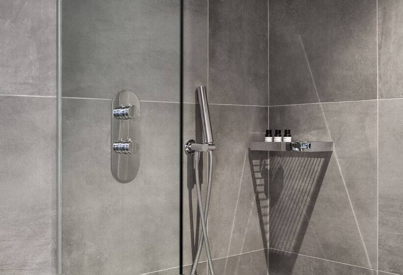 Quarto Estandar, Monville