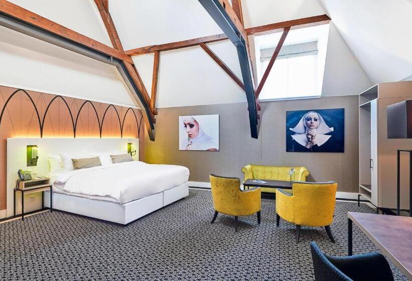 סוויטת ג'וניור, Nassau Breda, Autograph Collection