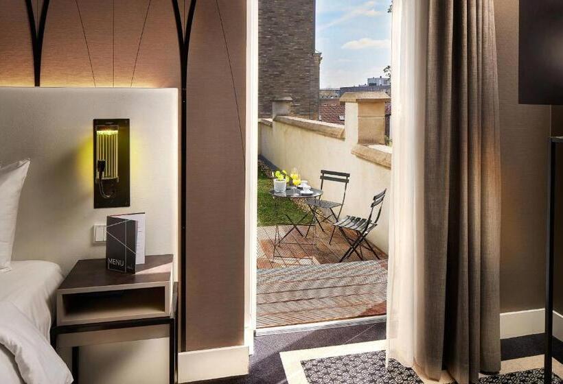 סוויטת ג'וניור, Nassau Breda, Autograph Collection