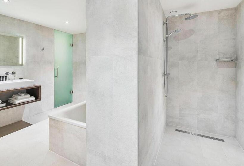 מיטת קינג בסוויטה, Nassau Breda, Autograph Collection