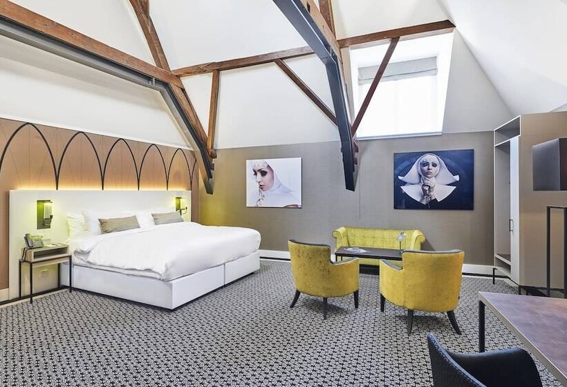 סוויטת ג'וניור, Nassau Breda, Autograph Collection