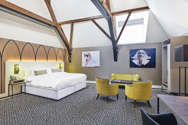 סוויטת ג'וניור, Nassau Breda, Autograph Collection