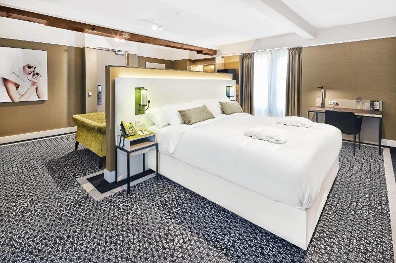 סוויטת ג'וניור, Nassau Breda, Autograph Collection