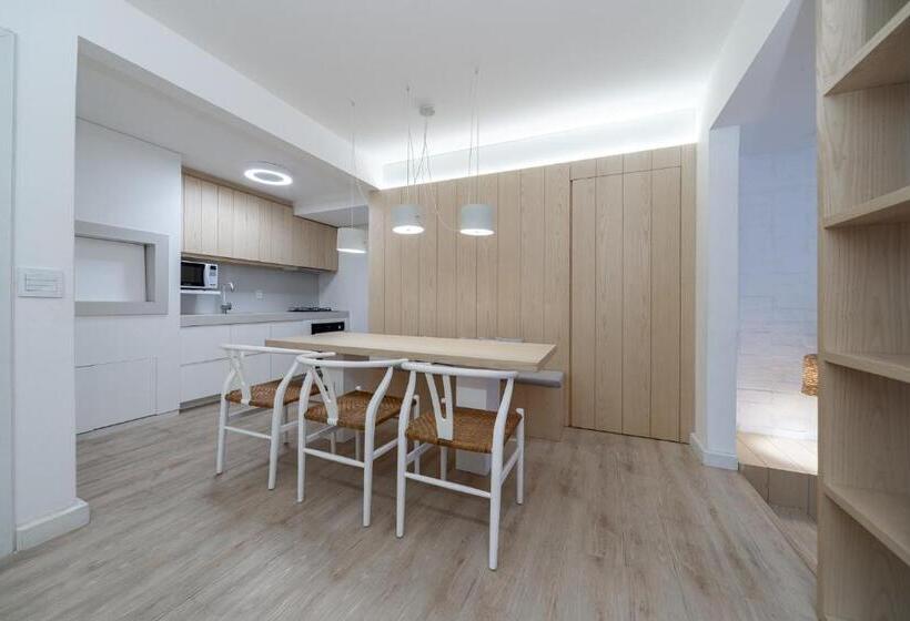 شقة غرفتين, Flat Wish Serrano