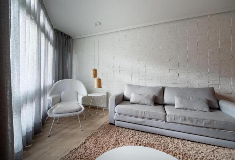 شقة غرفتين, Flat Wish Serrano