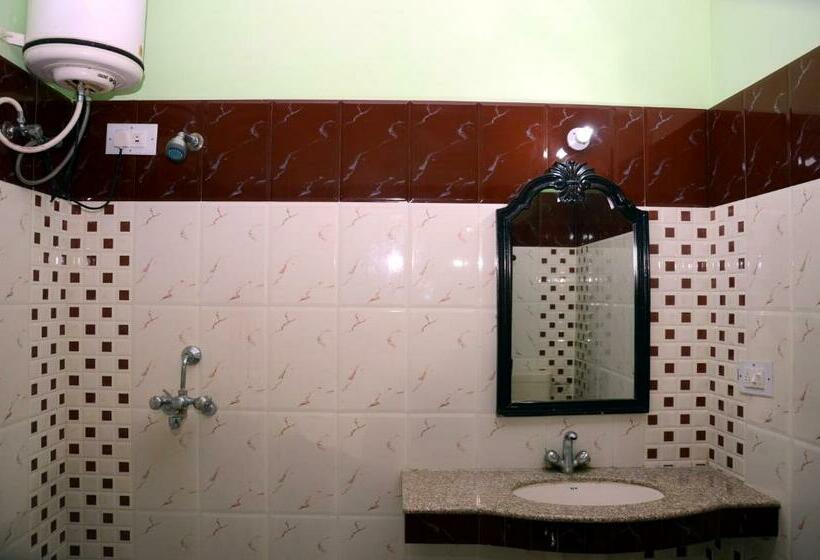 اتاق لوکس, Sajjan Bagh A Heritage Resort