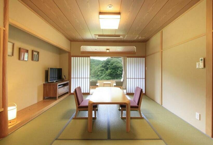 Quarto Estandar, Shimoda Central