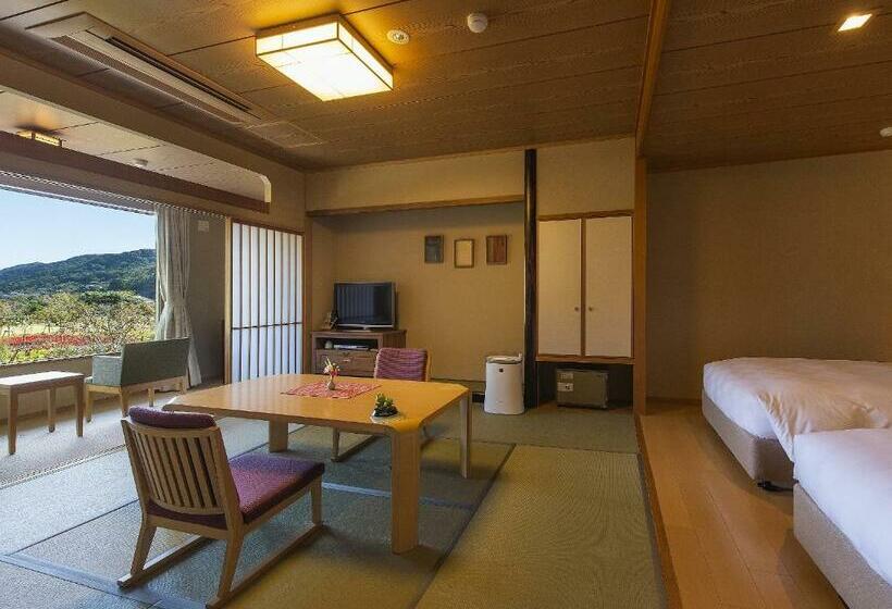 Quarto Estandar, Shimoda Central