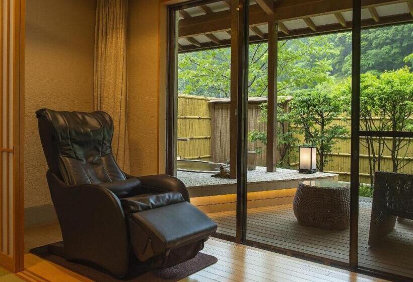 Quarto Estandar, Shimoda Central