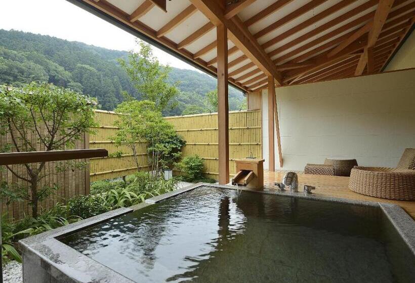 Quarto Estandar, Shimoda Central