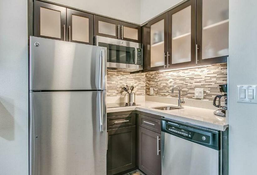 스탠다드 스튜디오 킹침대, Staybridge Suites Lubbock South, An Ihg