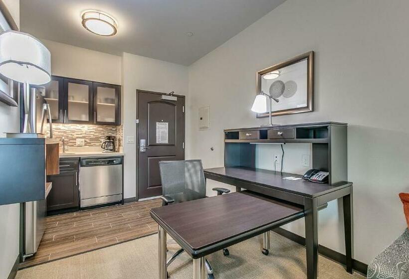 带大床的标准工作室, Staybridge Suites Lubbock South, An Ihg