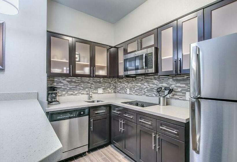 스위트 킹사이즈 침대, Staybridge Suites Lubbock South, An Ihg