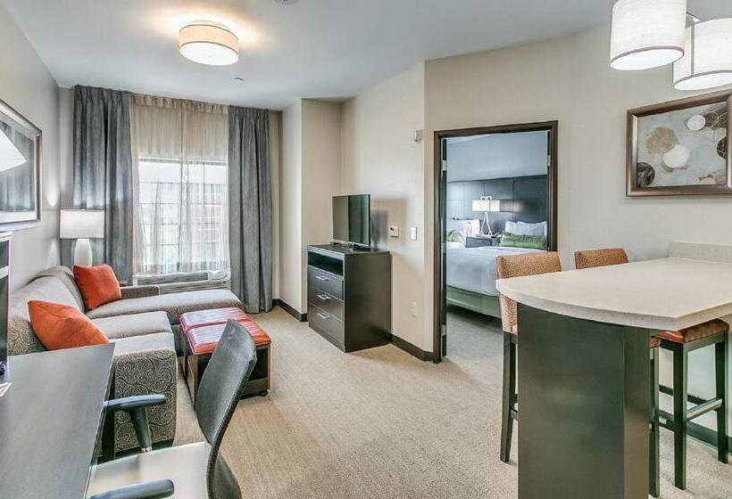 带大床的套房, Staybridge Suites Lubbock South, An Ihg