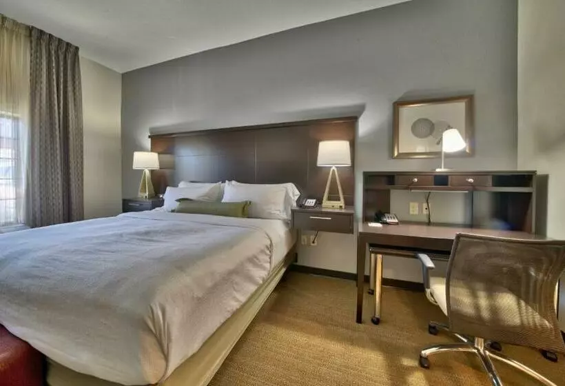 キングサイズベッドのスイートルーム, Staybridge Suites Lubbock South, An Ihg