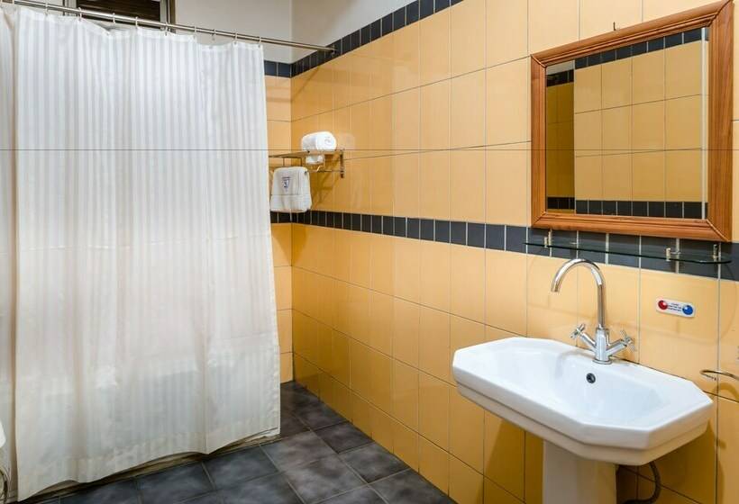 اتاق لوکس یک تخته, Triangle