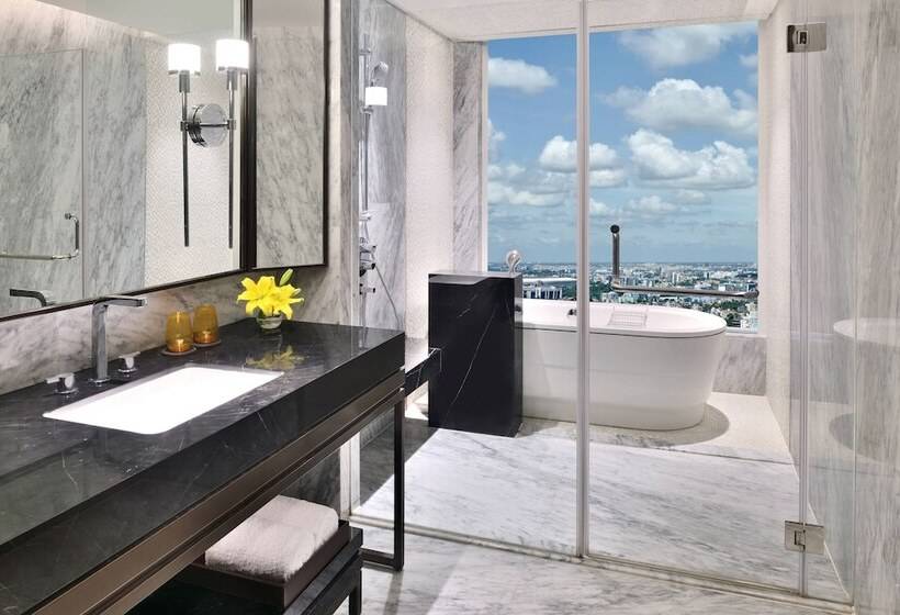 سوییت لوکس, Jw Marriott Hotel Kolkata