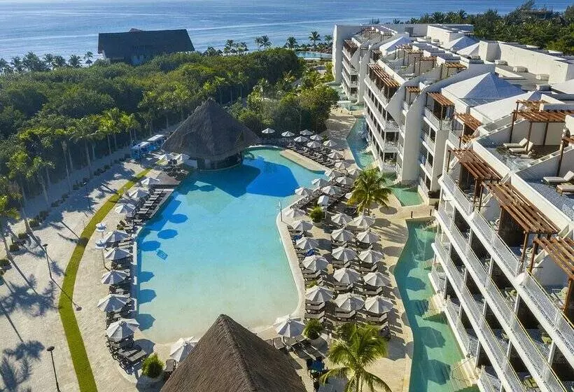 プールビュージュニアスイート, Ocean Riviera Paradise - All Inclusive
