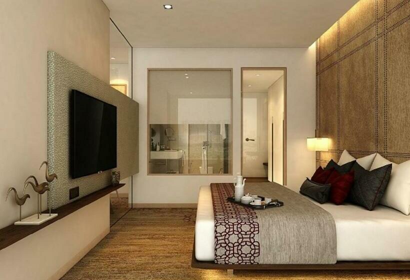 جناح, Sayaji Vadodara