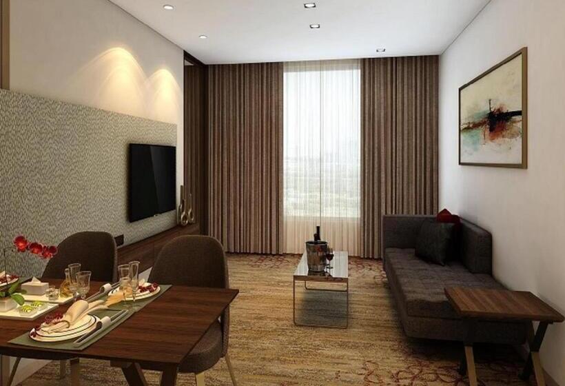 جناح, Sayaji Vadodara