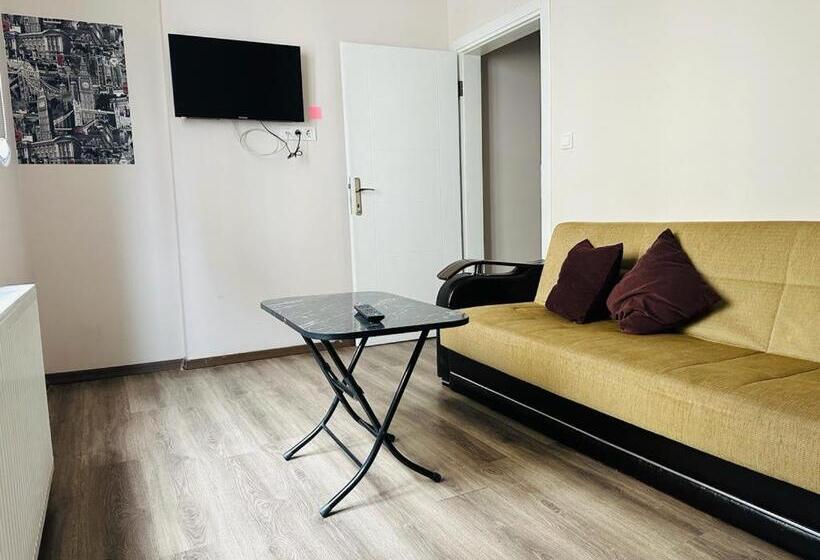 اتاق خانوادگی, Taksim 52 Suite