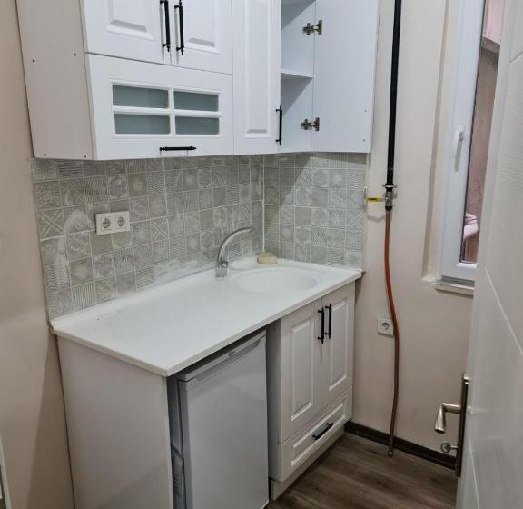 اتاق خانوادگی, Taksim 52 Suite