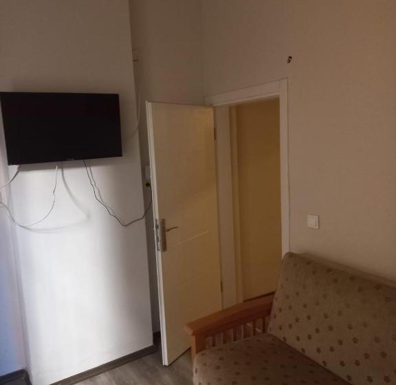 اتاق خانوادگی, Taksim 52 Suite