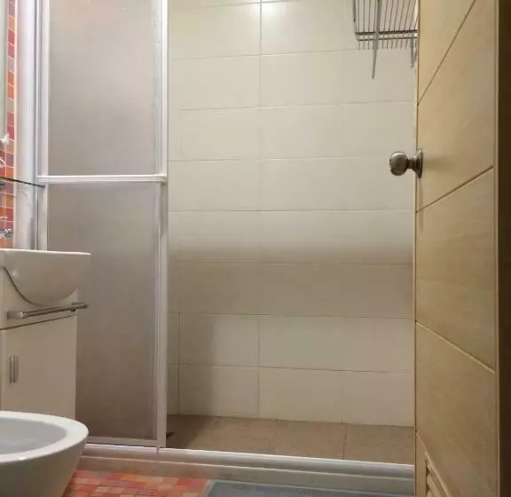 اتاق استاندارد با 2 تخت دوبل, Rest Book & Bed