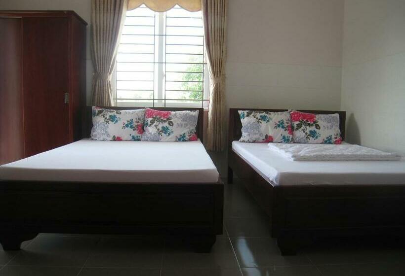 اتاق استاندارد چهار تخته, Hoa Sua Motel